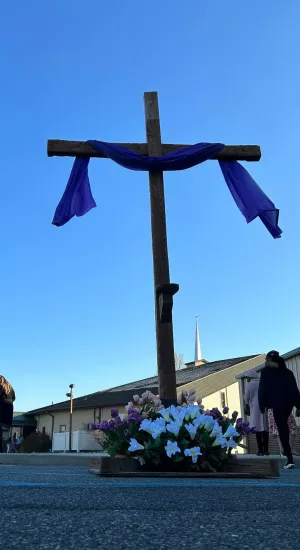the cross outside_result
